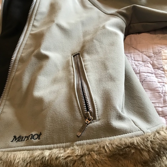 ❄️Marmot Jacket❄️ - Picture 3 of 6
